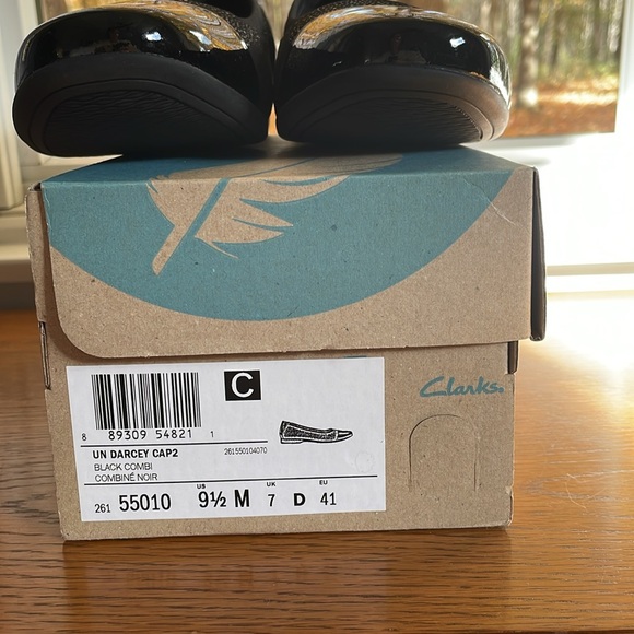 Women’s Clark Flat Size 9.5 Black with patent leather toe and heel. - Picture 7 of 9